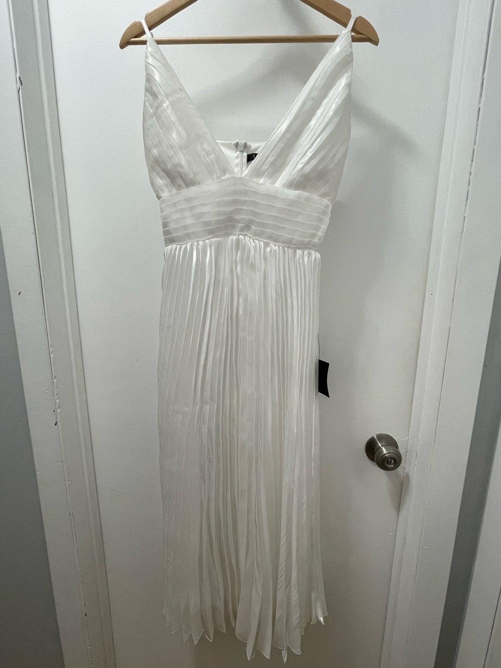 Lulu's White Pleated V-Neck Spaghetti Strap Midi Dress